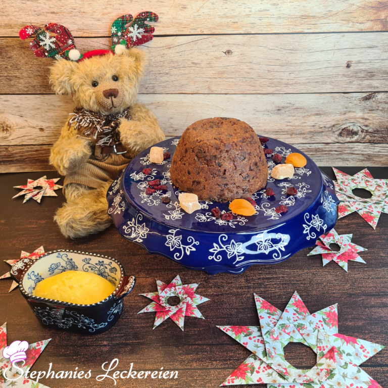Christmas Pudding mit Rum-Butter